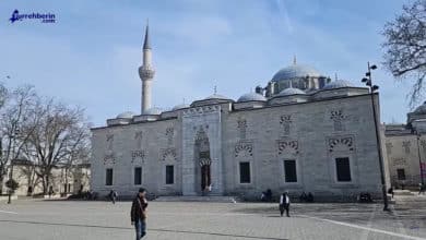 Vezneciler Bayezid Camii Bayezid Meydanı Sahaflar Çarşısı